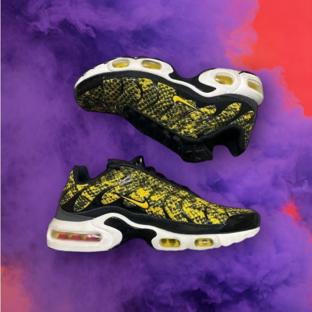 Women’s Size 7.5 Nike Air Max Plus TN Yellow Snake Skin Sneakers